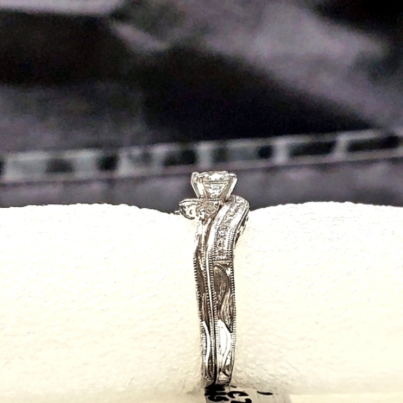 Bridal engagement set of rings - Picture 3 of 3